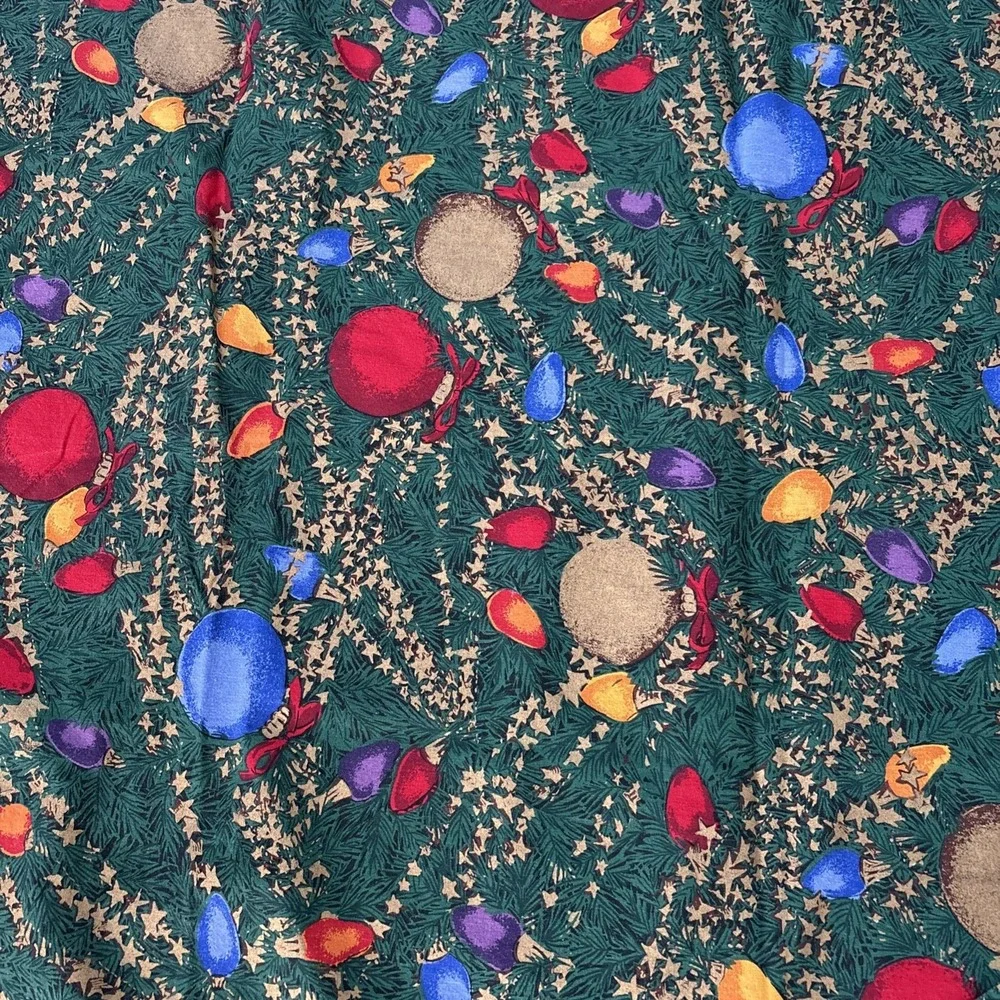 Christmas Holiday Themed Festive Colorful Ornaments Tablecloth‎ Green 58x96